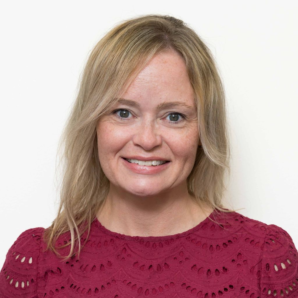 Lindsay_Petch_Headshot